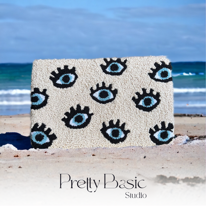 Blue eyes Hand-Tufted Clutch